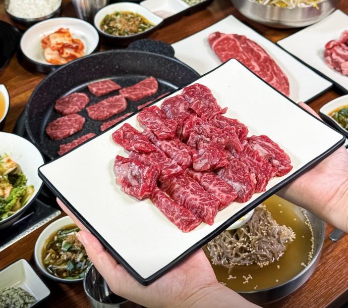 맛있는 고기를 위한 시간, 당신의 혀와 마음을 사로잡는 소리. 숙성 한우 전문점 사진 3
