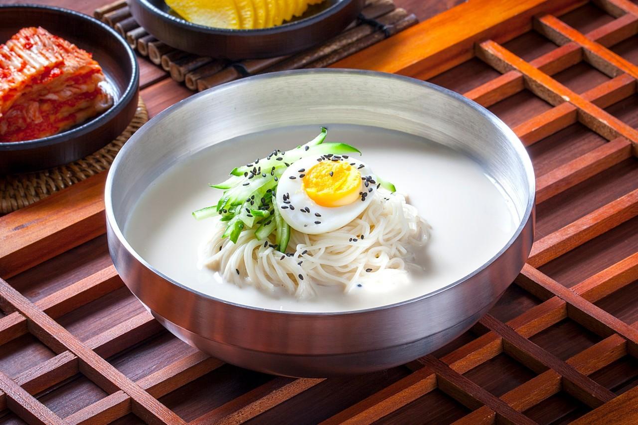 천안육천칼국수