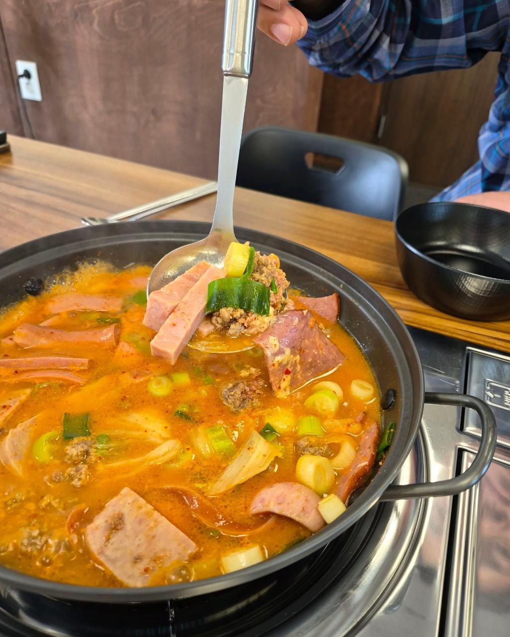 이백부대찌개