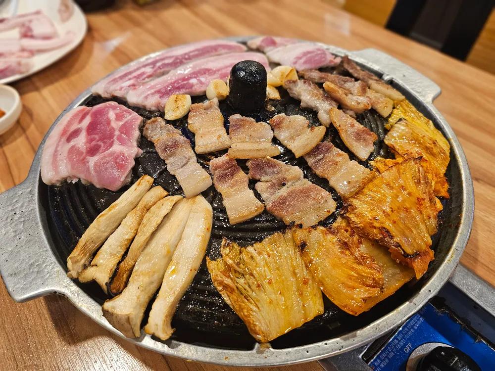 초원지리산토종흑돼지