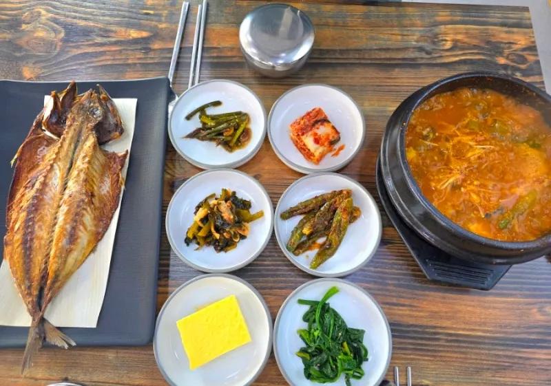 삼일가든 월영교매운탕 간고등어정식