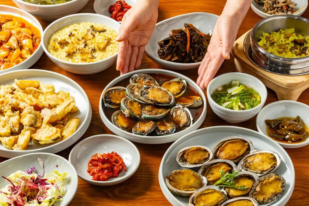 남북식당 은영씨의 꽃피는 바다