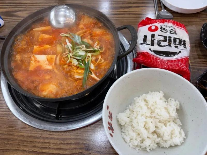 시골통돼지볶음 금천시흥사거리점