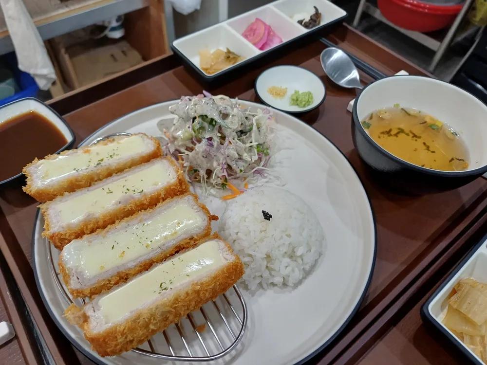 연과인
