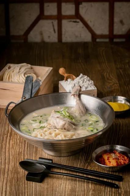 언양닭칼국수 동탄남광장점