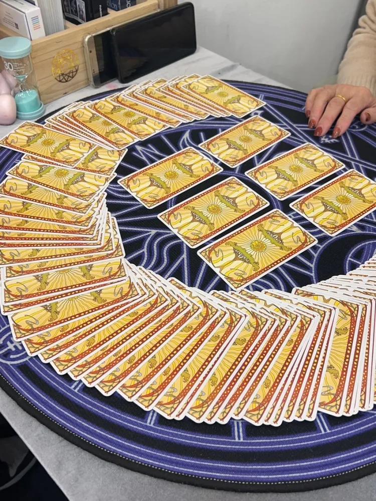 오로라 타로&사주 익선동 5호점