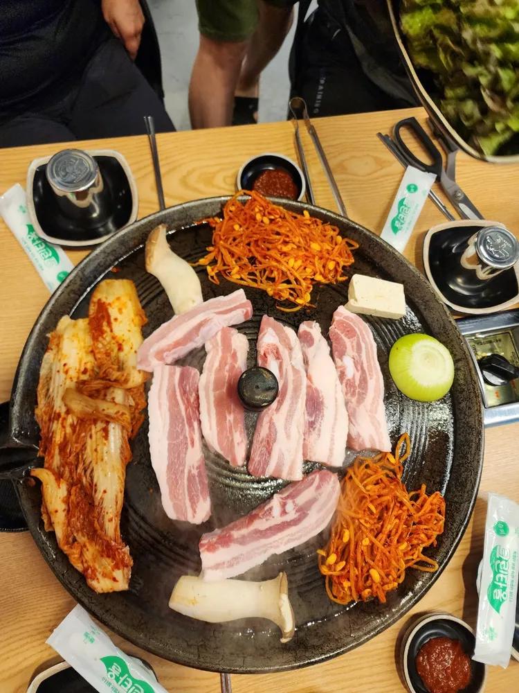 싹쓰리솥뚜껑김치삼겹살 구리갈매CGV점