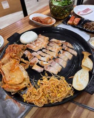 솥뚜껑삼겹살
