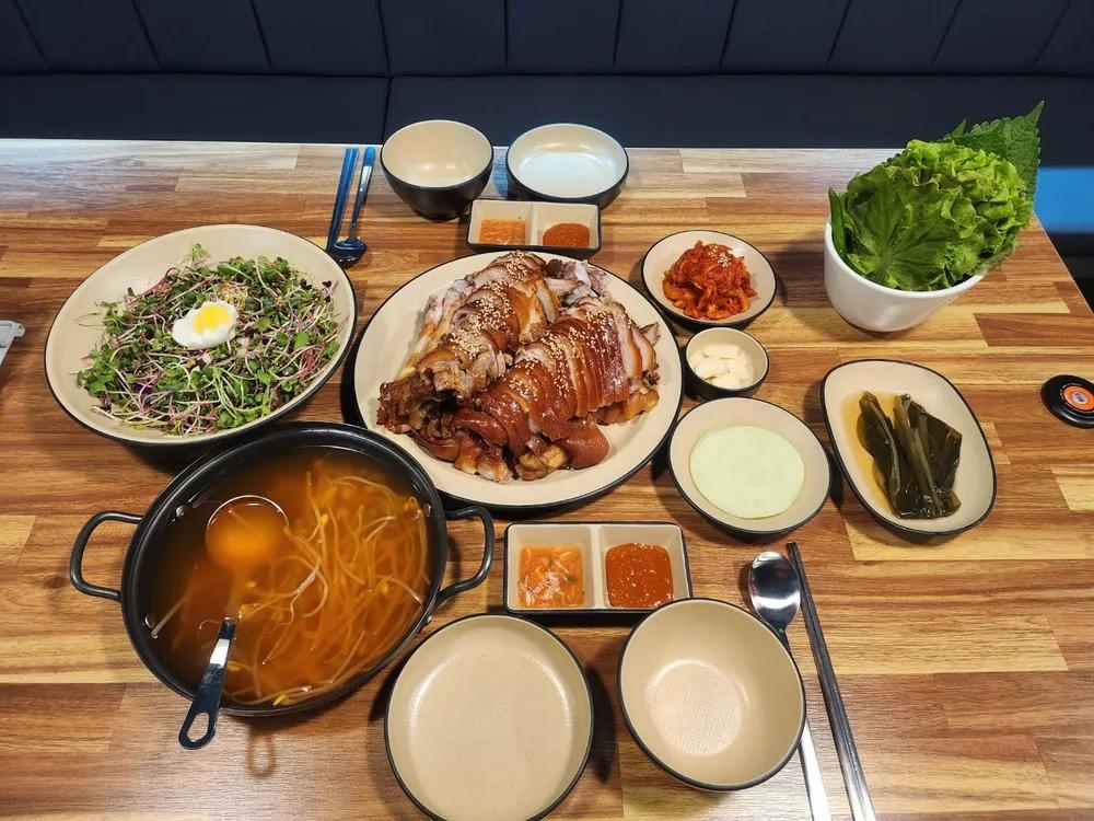 유명환명품족발 연수점