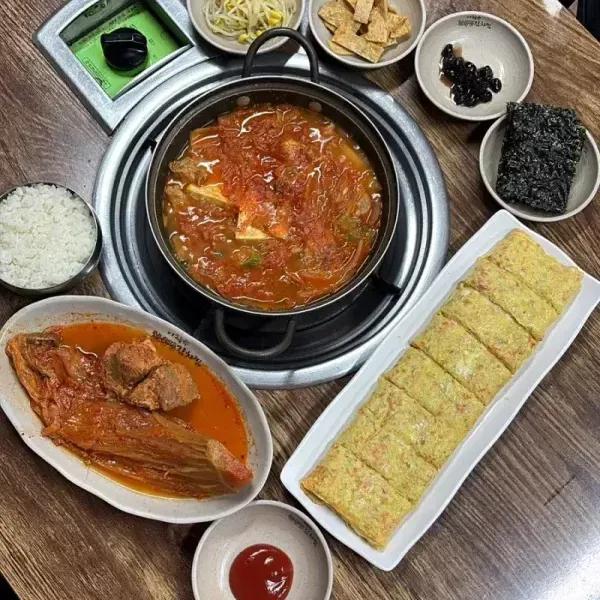 이학수 한옥집김치찜 본점