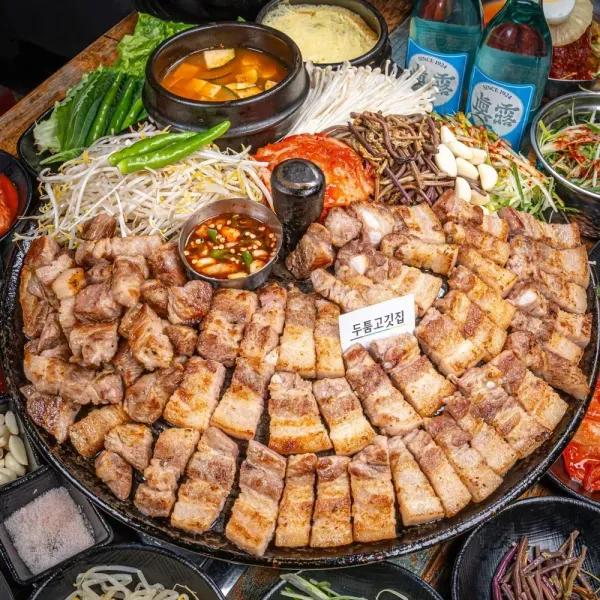 두툼솥뚜껑삼겹살