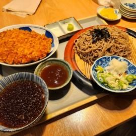 두툼하고 바삭한 돈까스와 냉모밀 맛집 [요기야]