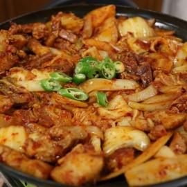 돼지김치구이로 핫한 진짜 맛집 [정통집 덕천점]