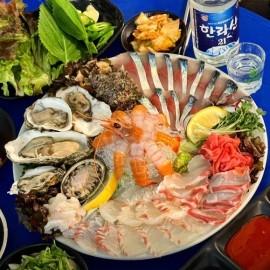 노포감성 신선한 모듬회가 끝내주는 맛집! [백록집 제주함덕점]