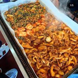 홍대메인에 위치한, 고퀄리티 돼지국밥 & 오리주물럭 맛집 놀러와~!! [돈수백 홍대점]